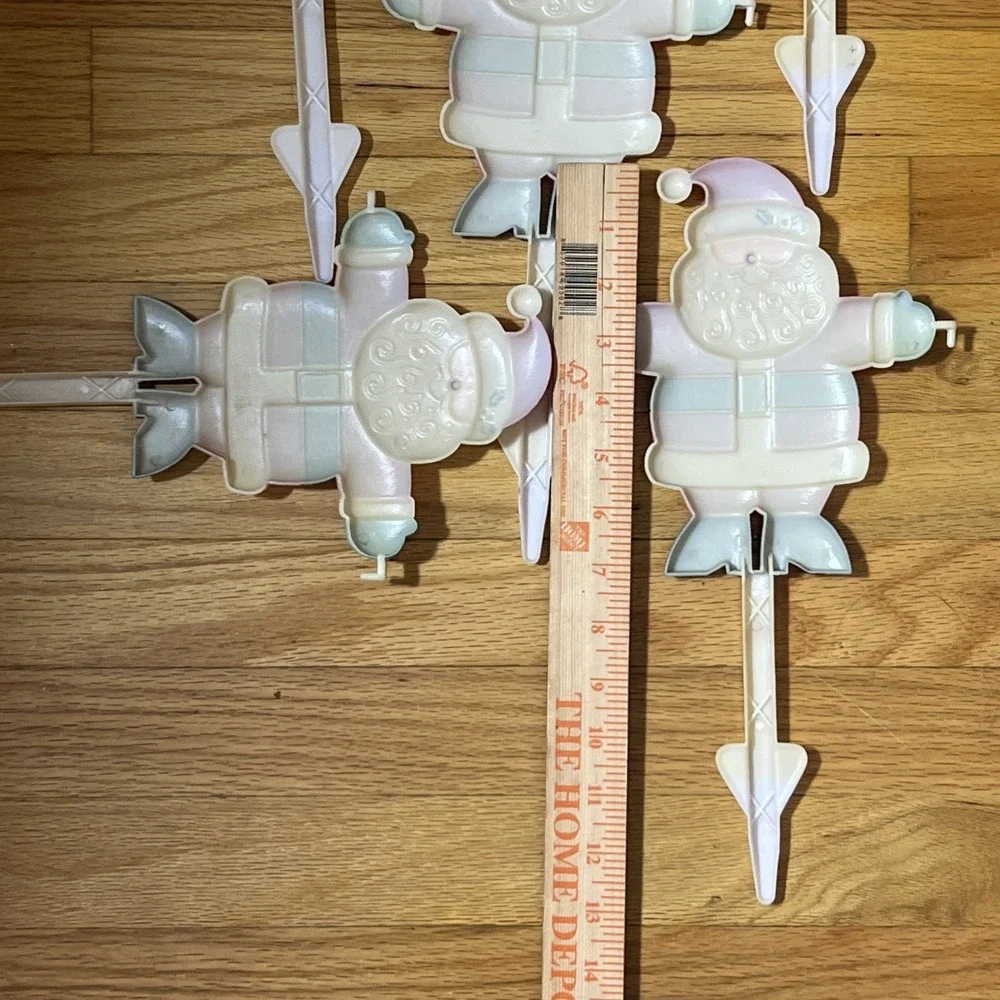 Vintage JSNY‎ Santa Claus Christmas Lawn Yard Stakes Lot of 6 Plastic
